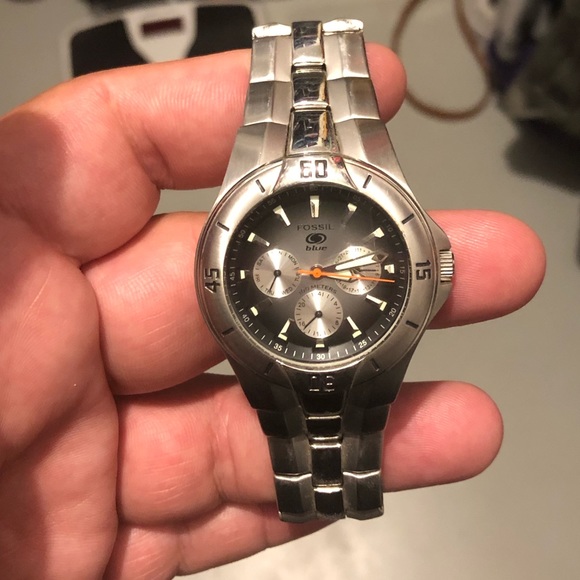 Fossil Watch - Picture 1 of 3